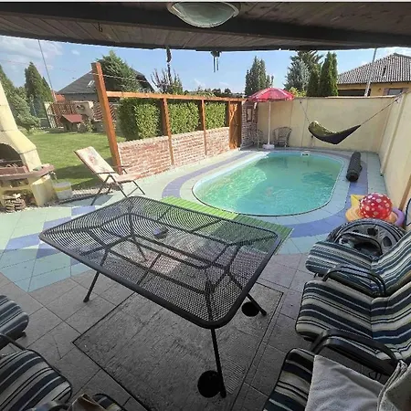 Dom S Bazenom Pri X Bionic Sphere Pre 2 Az 7 Ludi Ferienhaus