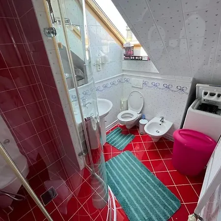 Dom S Bazenom Pri X Bionic Sphere Pre 2 Az 7 Ludi * Kalinkovo