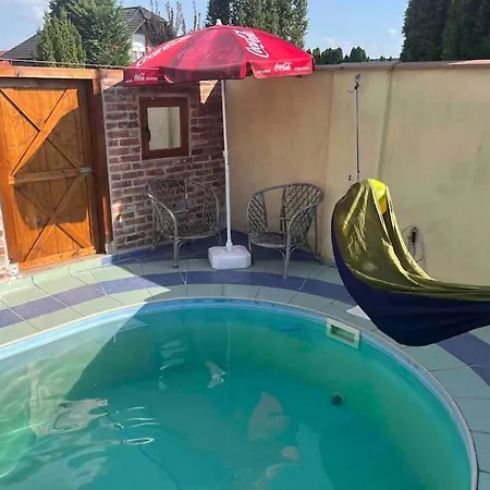 Ferienhaus Dom S Bazenom Pri X Bionic Sphere Pre 2 Az 7 Ludi