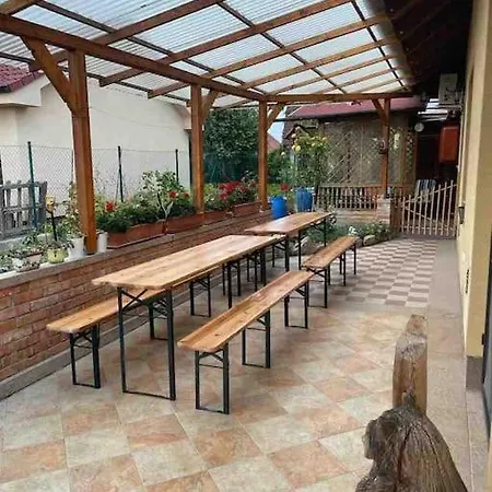 Dom S Bazenom Pri X Bionic Sphere Pre 2 Az 7 Ludi Dovolenkový dom