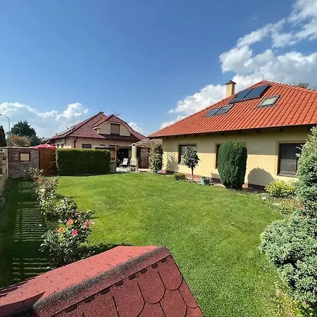 Ferienhaus Dom S Bazenom Pri X Bionic Sphere Pre 2 Az 7 Ludi *