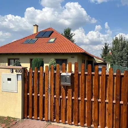 Dom S Bazenom Pri X Bionic Sphere Pre 2 Az 7 Ludi Dovolenkový dom *