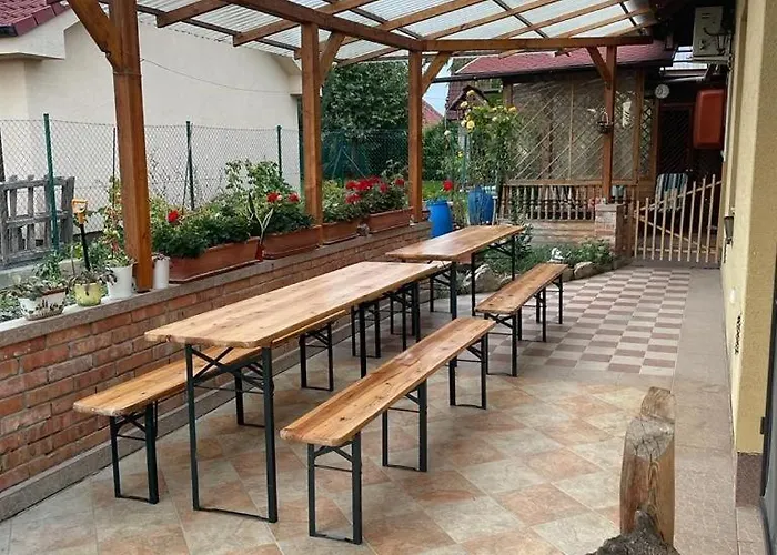 Dom S Bazenom Pri X Bionic Sphere Pre 2 Az 7 Ludi