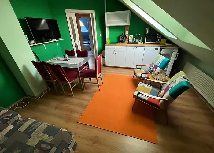 Dom S Bazenom Pri X Bionic Sphere Pre 2 Az 7 Ludi