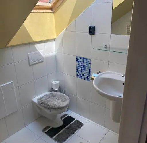 Dom S Bazenom Pri X Bionic Sphere Pre 2 Az 7 Ludi בית נופש Kalinkovo